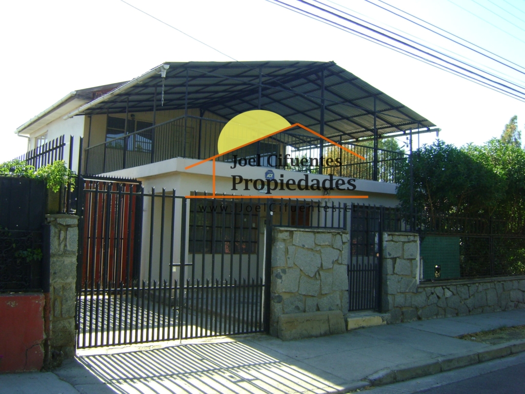 Gran casa sólida 200 mts2 con un terreno de 500 mts2