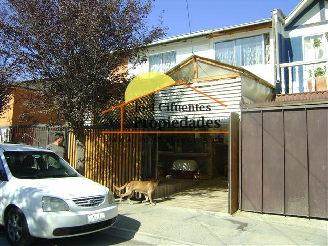 Casa en excelentes condiciones 3 dormitorios, 3 baños.