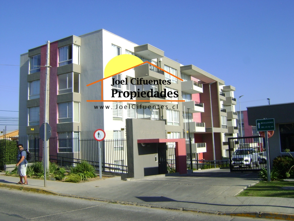 Departamento seminuevo, estacionamiento, club house, piscina, etc..