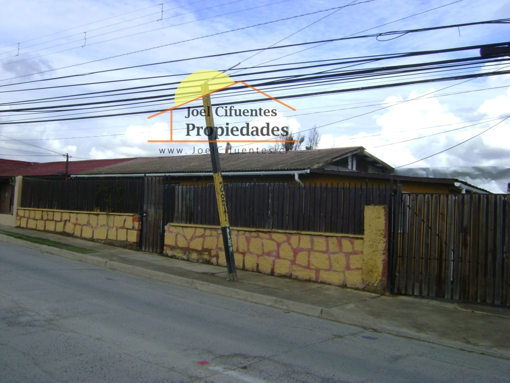 Amplia casa, 4 dormitorios, terreno de 500 mts2.